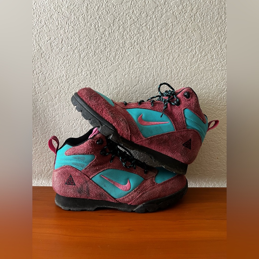 Size 11 - Nike ACG Torre Waterproof Mid Team Red Dusty Cactus *FLAWS*